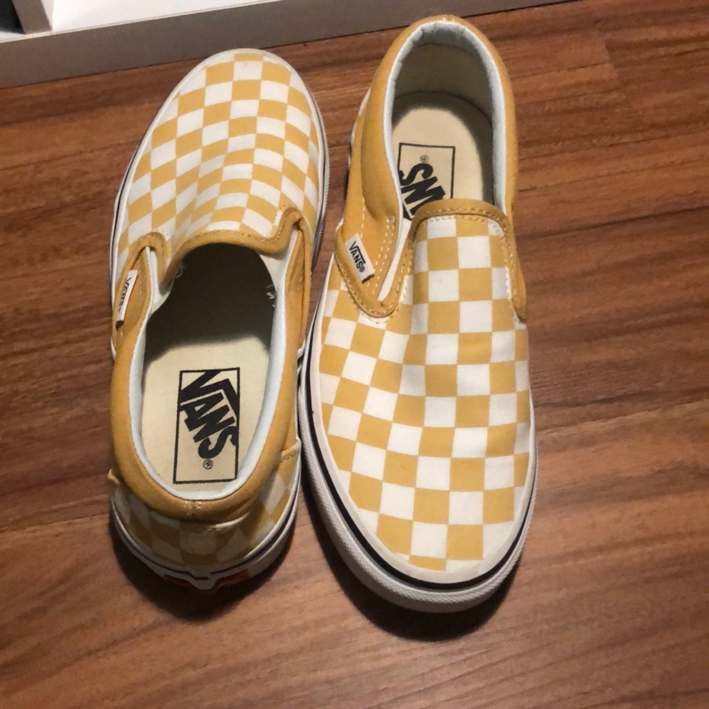 Vans yellow women’s 5.5